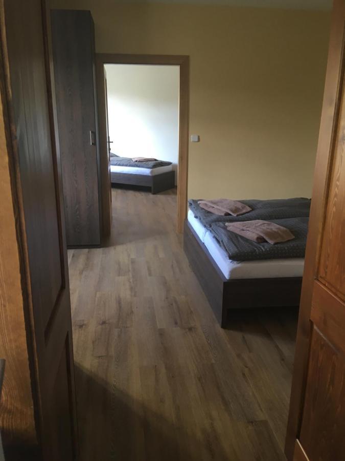 Penzion A Pivnice Varna Velká Bystřice Exteriör bild
