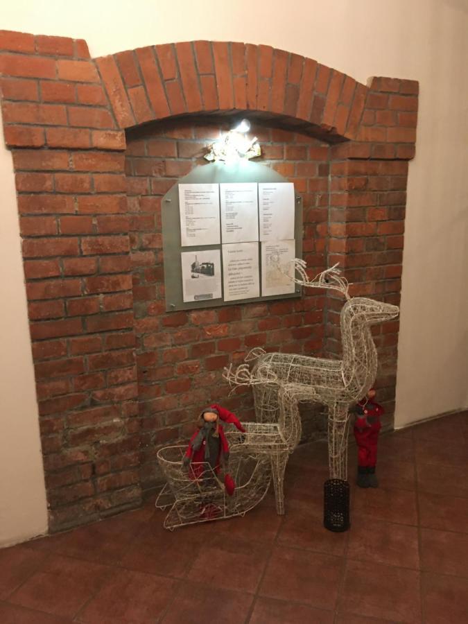 Penzion A Pivnice Varna Velká Bystřice Exteriör bild