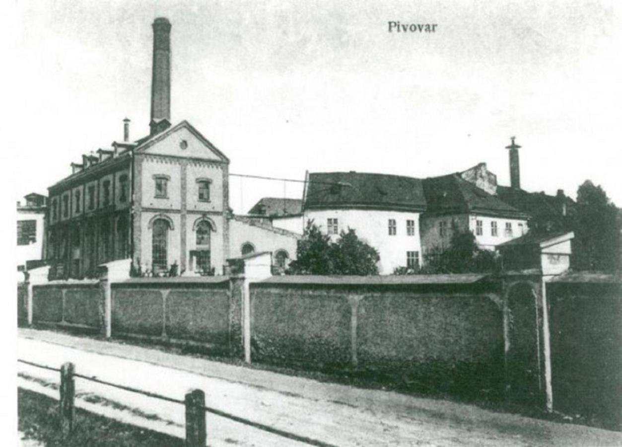 Penzion A Pivnice Varna Velká Bystřice Exteriör bild