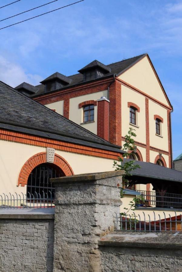 Penzion A Pivnice Varna Velká Bystřice Exteriör bild