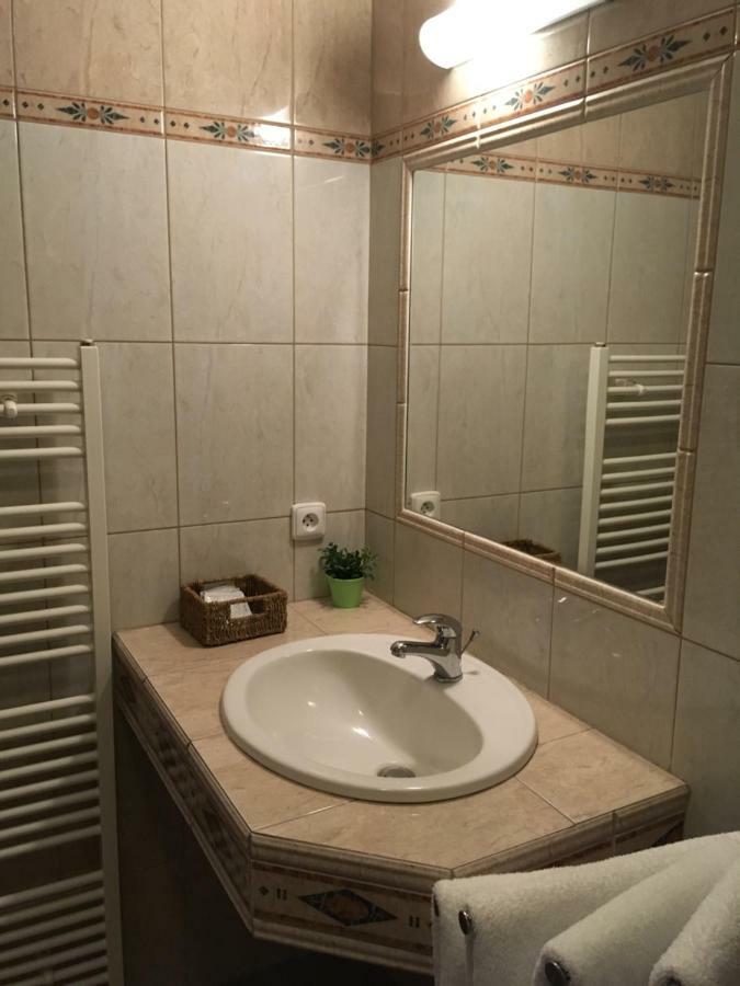 Penzion A Pivnice Varna Velká Bystřice Exteriör bild
