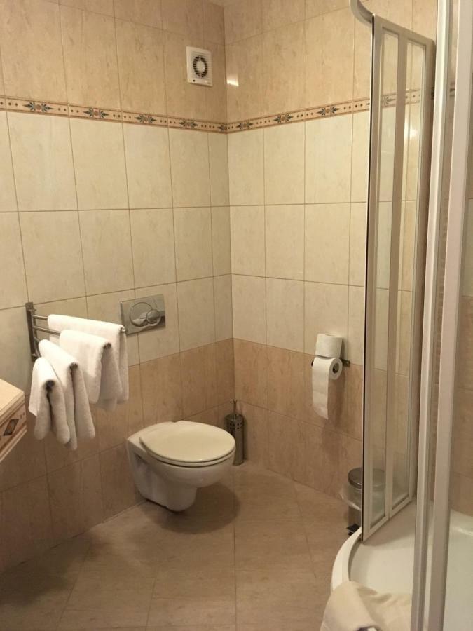 Penzion A Pivnice Varna Velká Bystřice Exteriör bild